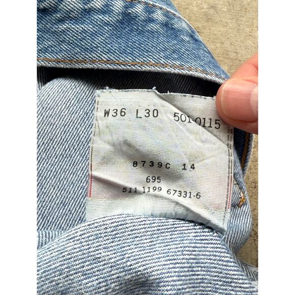 Vintage 90s Levi's 501 ButtonFly Distressed Straight Leg Denim Jeans Size 34x30 - Picture 6 of 8